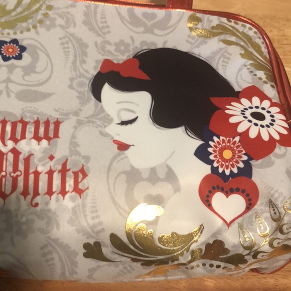 Soho Snow White Disney Purse Makeup Bag - Picture 3 of 7